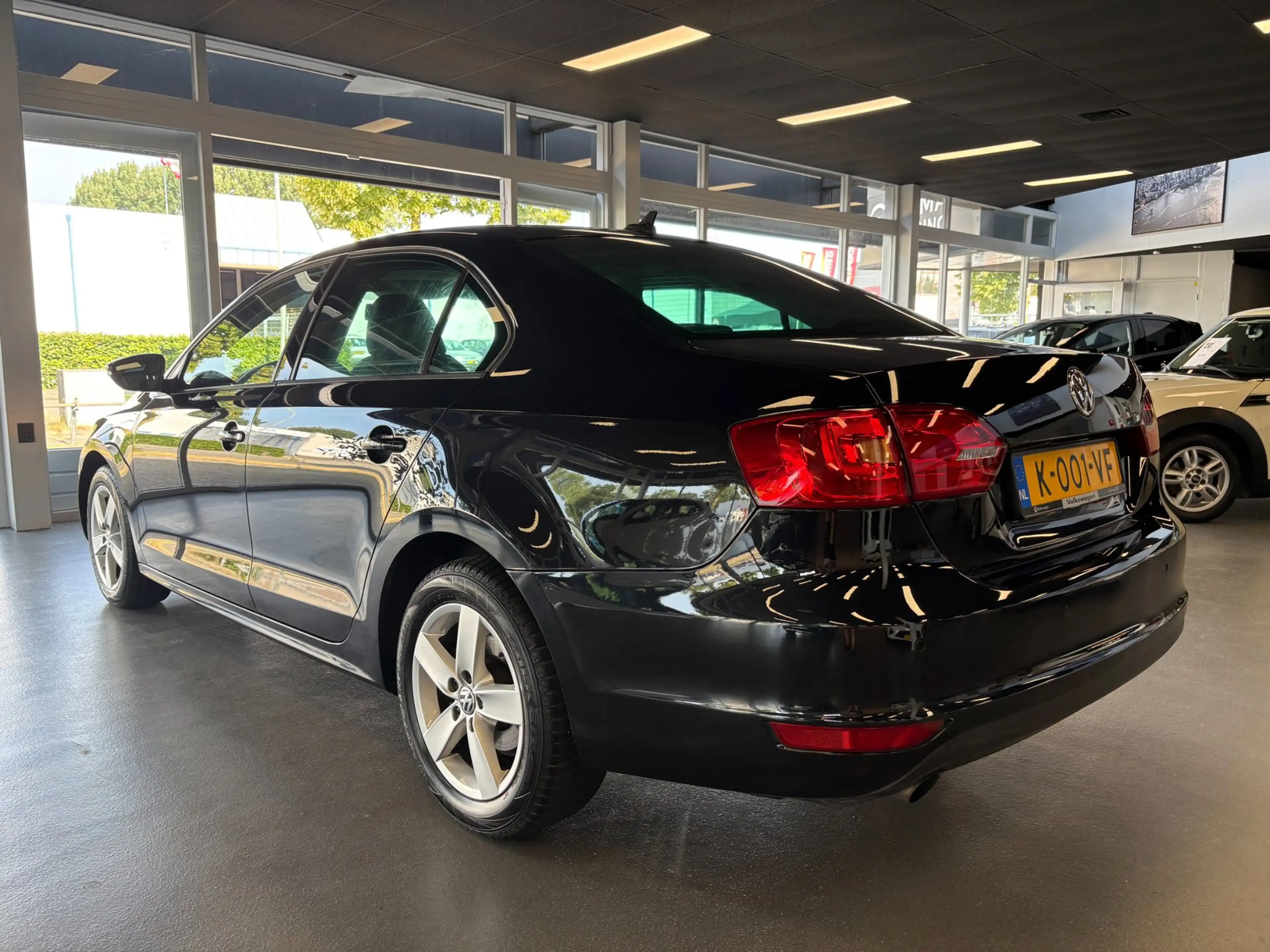 Volkswagen Jetta 1.6 TDI Highline BlueMotion — photo 6