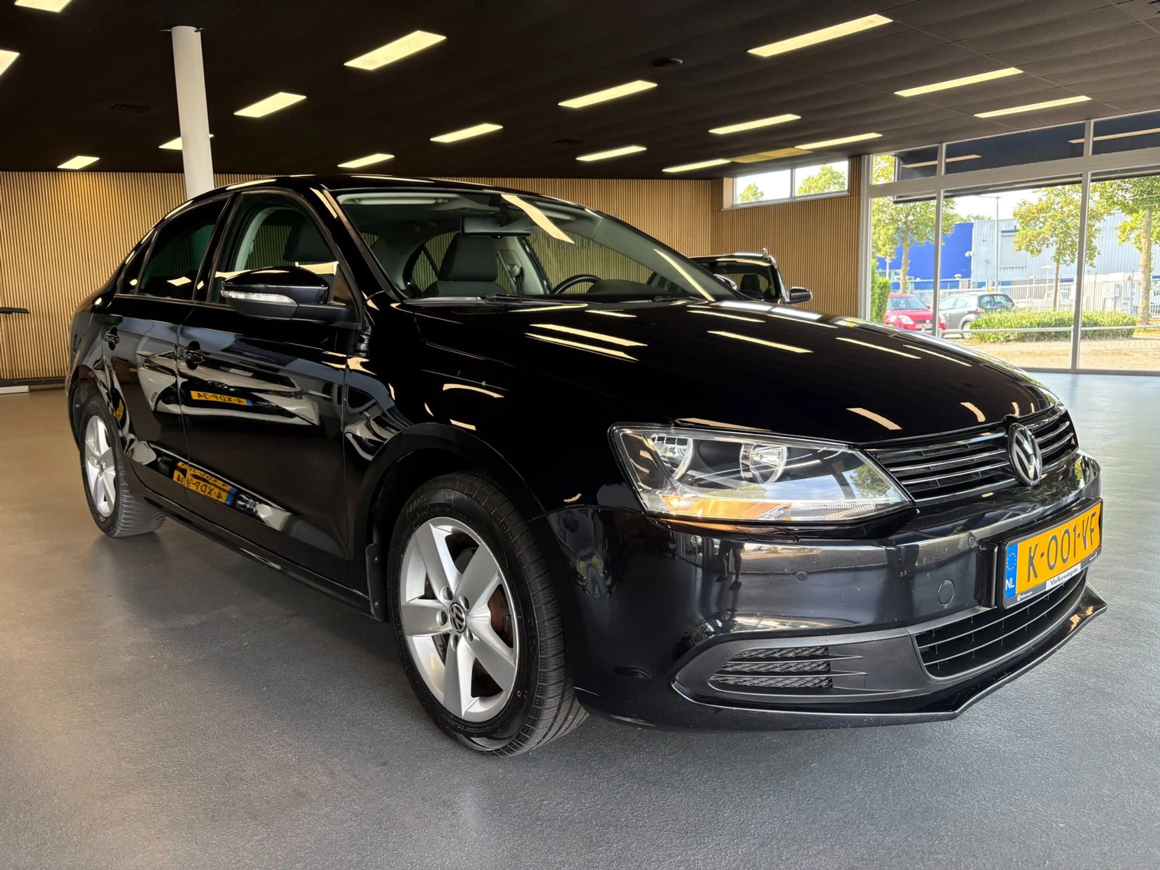 Volkswagen Jetta 1.6 TDI Highline BlueMotion — photo 3