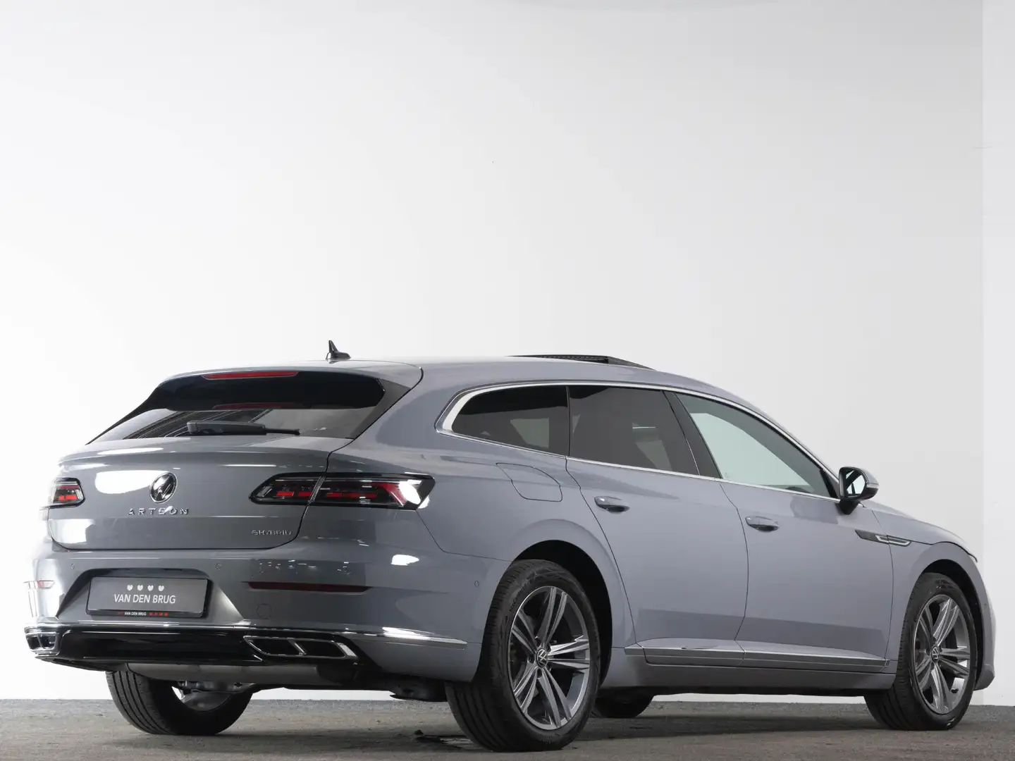 Volkswagen Arteon Shooting Brake R-Line 1.4 TSI 218 PK eHybrid DSG | Grijs - 2