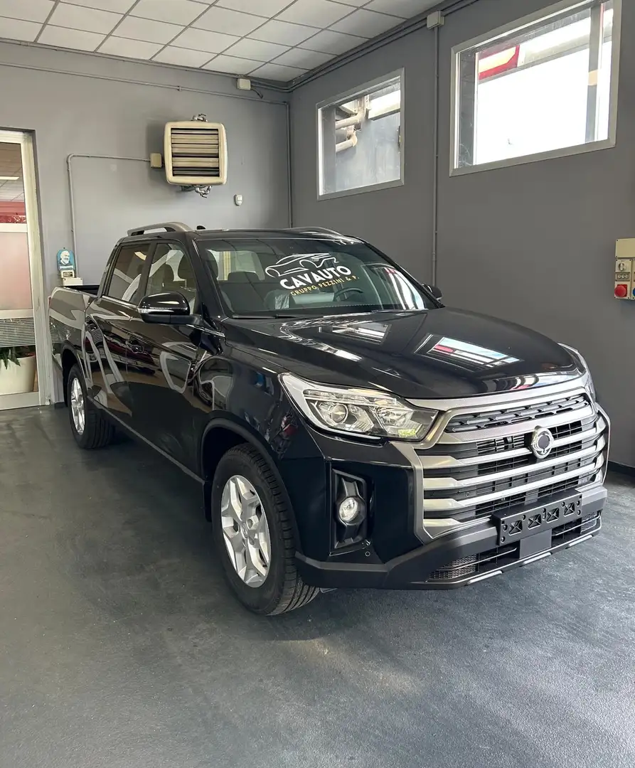 SsangYong Rexton pick up Nero - 1