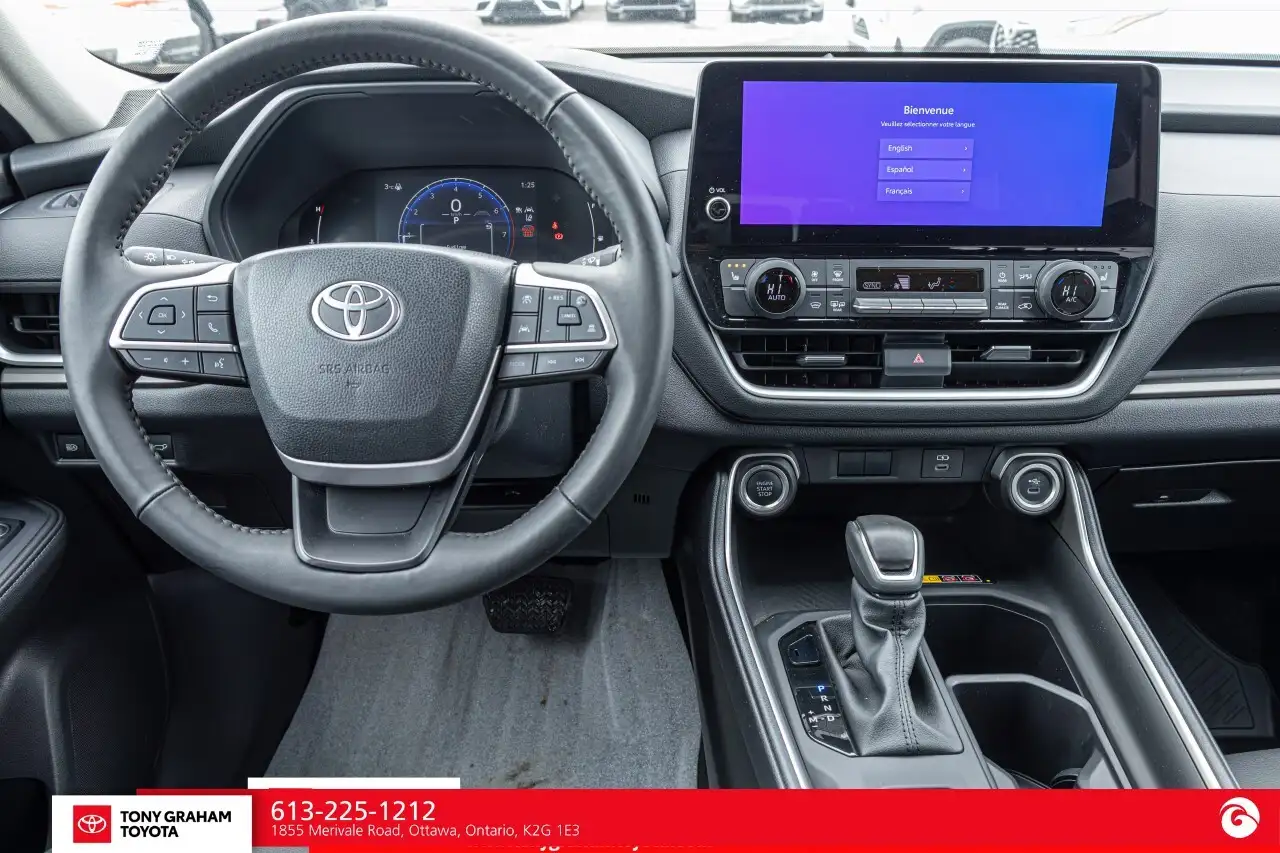 Toyota Grand Highlander снимка Toyota Grand Highlander