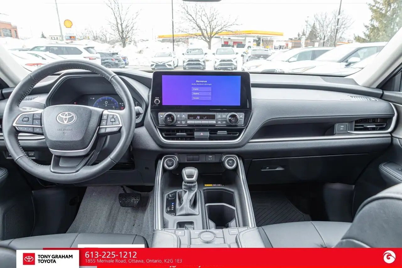 Toyota Grand Highlander снимка Toyota Grand Highlander