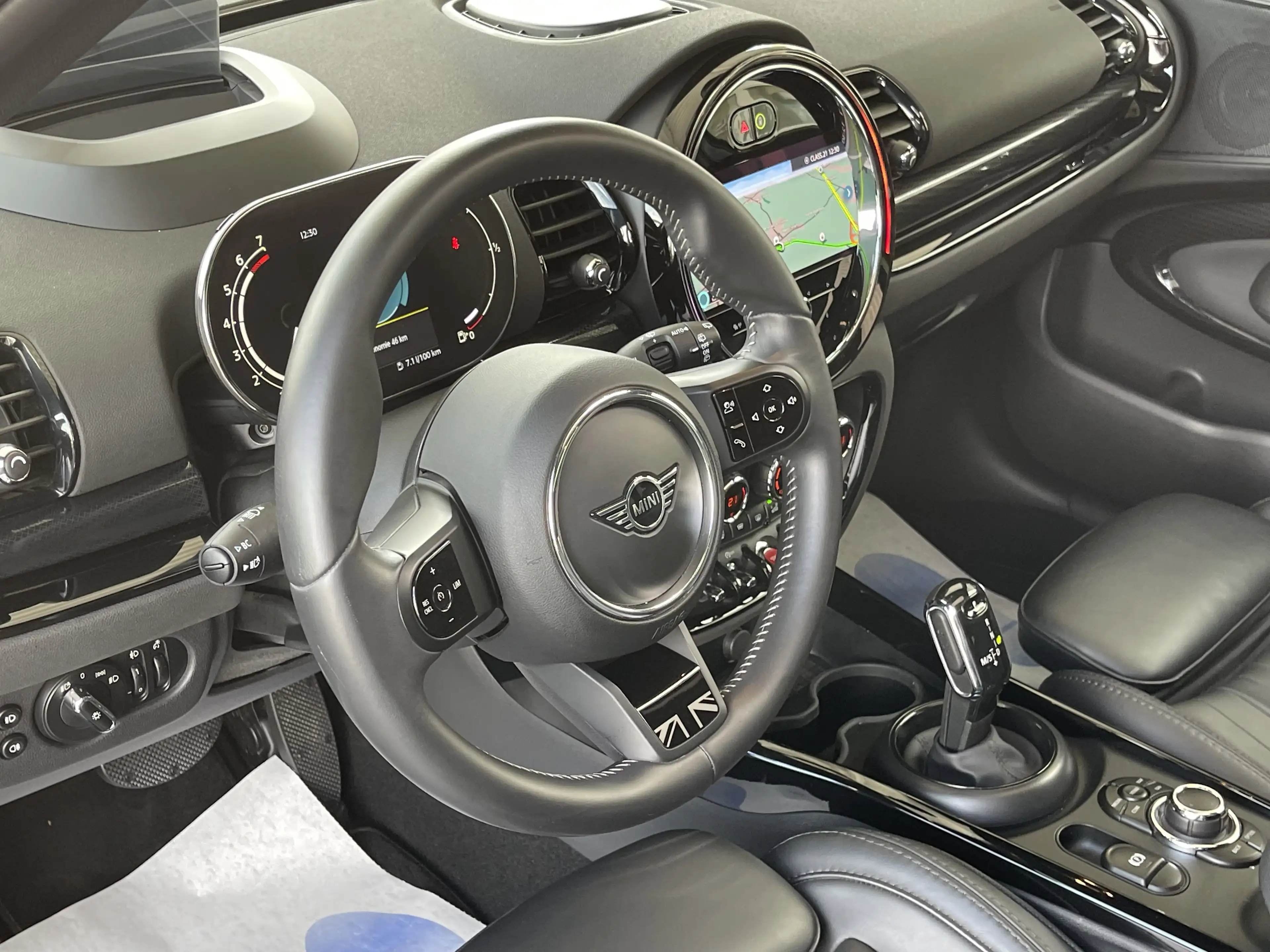 MINI Cooper Clubman 1.5iA *** GARANTIE + TOIT PANO + LED + GPS + CUIR *** — photo 14