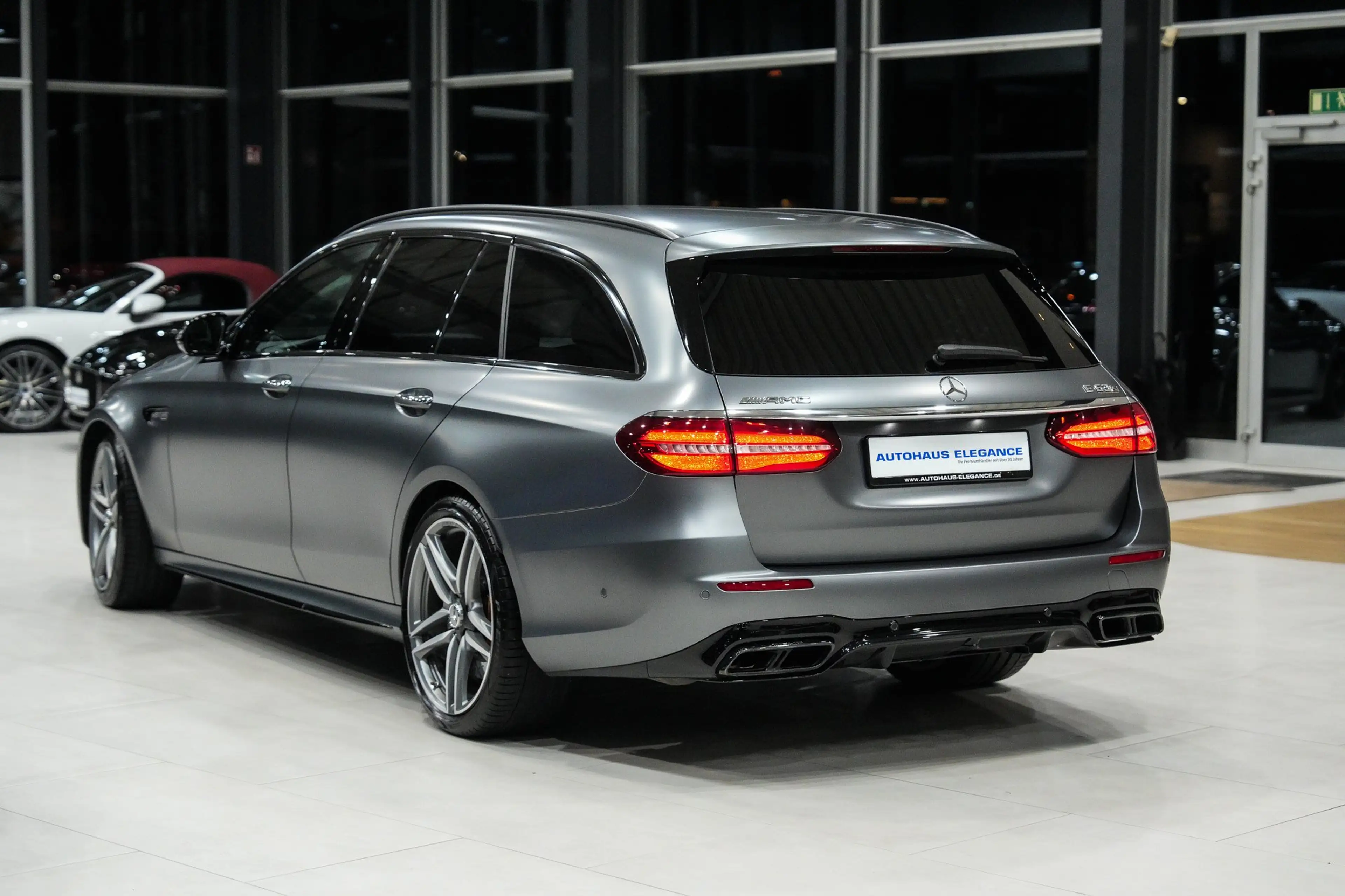 Mercedes-Benz E 63 AMG S 4Matic*KERAMIK*MAGNO*PERF.ABGAS*HEAD-UP*360 — photo 7