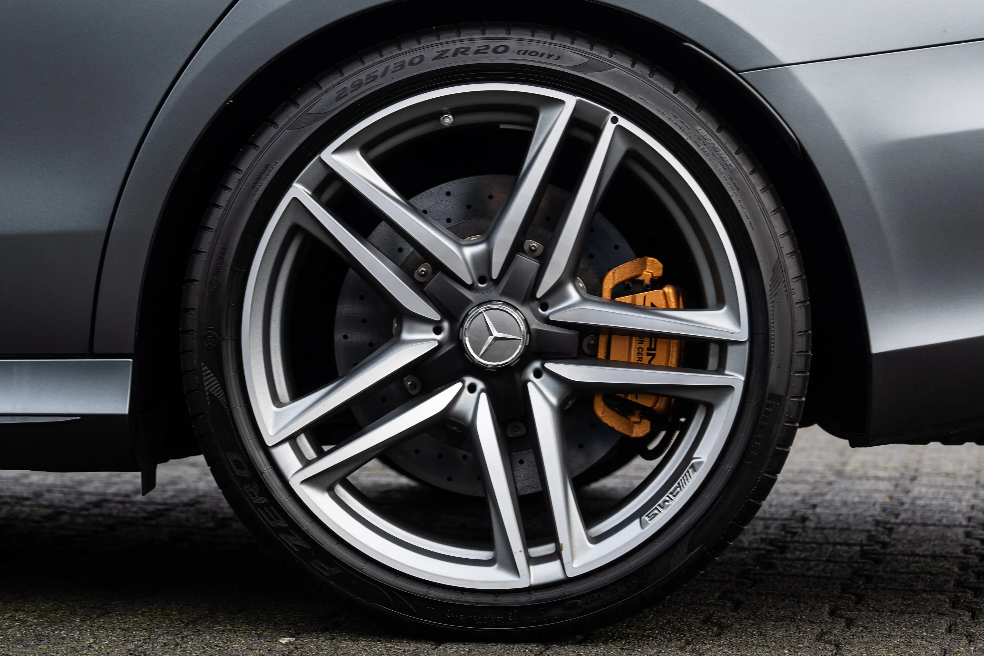 Mercedes-Benz E 63 AMG S 4Matic*KERAMIK*MAGNO*PERF.ABGAS*HEAD-UP*360 — photo 15