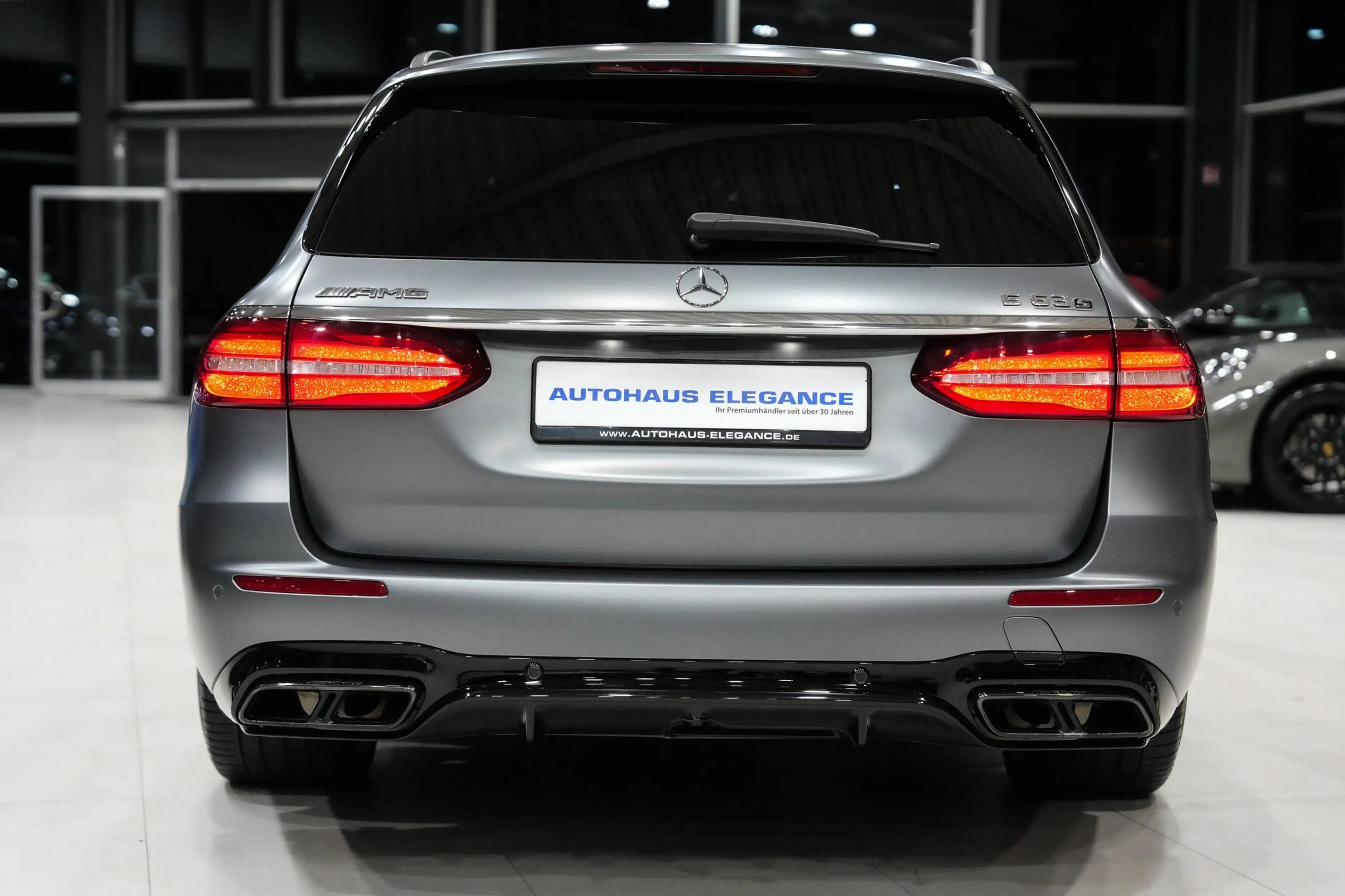 Mercedes-Benz E 63 AMG S 4Matic*KERAMIK*MAGNO*PERF.ABGAS*HEAD-UP*360 — photo 9