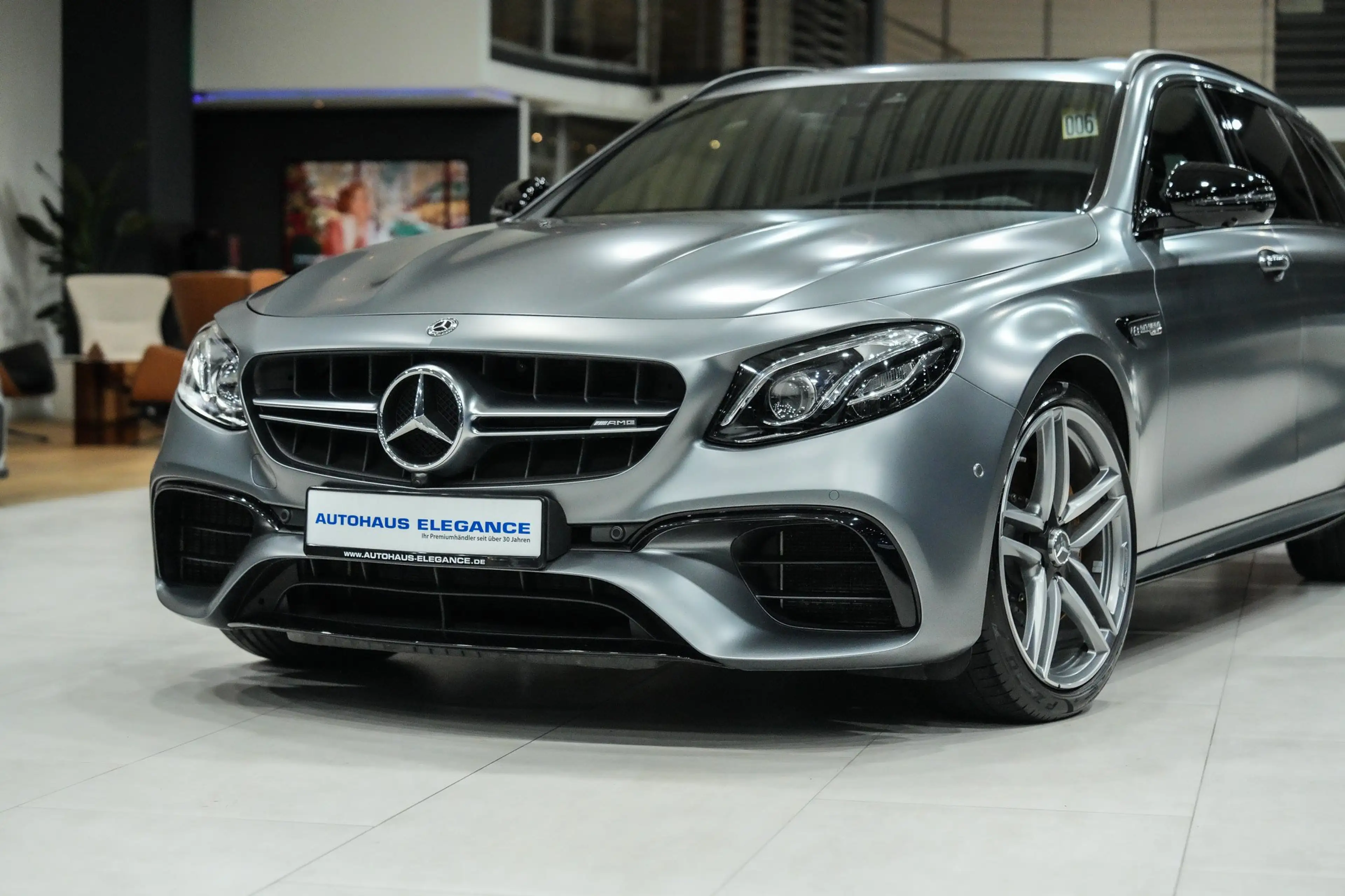 Mercedes-Benz E 63 AMG S 4Matic*KERAMIK*MAGNO*PERF.ABGAS*HEAD-UP*360 — photo 10