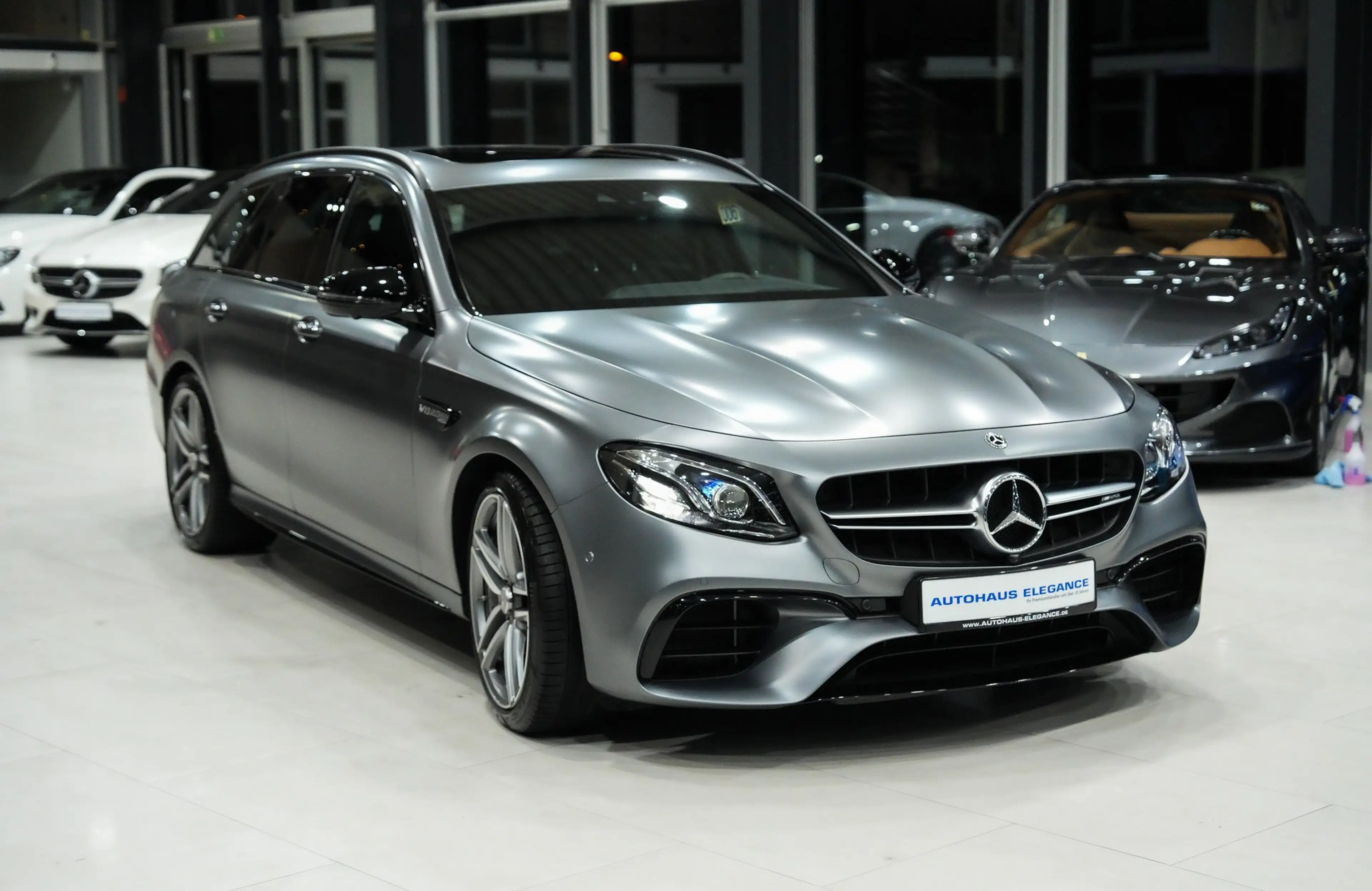 Mercedes-Benz E 63 AMG S 4Matic*KERAMIK*MAGNO*PERF.ABGAS*HEAD-UP*360 — photo 3
