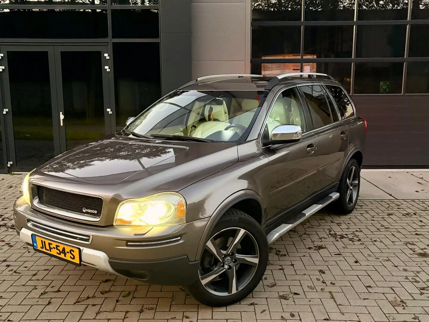 Volvo XC90 V8 315hp Executive R-design Heico Uniek Brązowy - 2