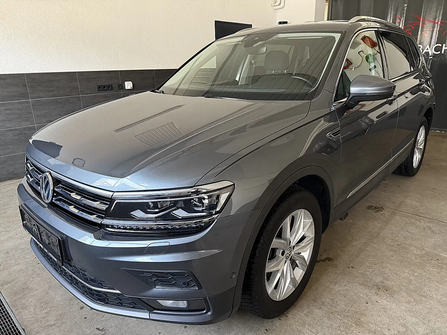 Volkswagen Tiguan Allspace Tiguan 2,0 TDI SCR Highline DSG 7 Sitze Allspac... Schwarz - 2