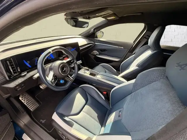 Alpine A390 view 8