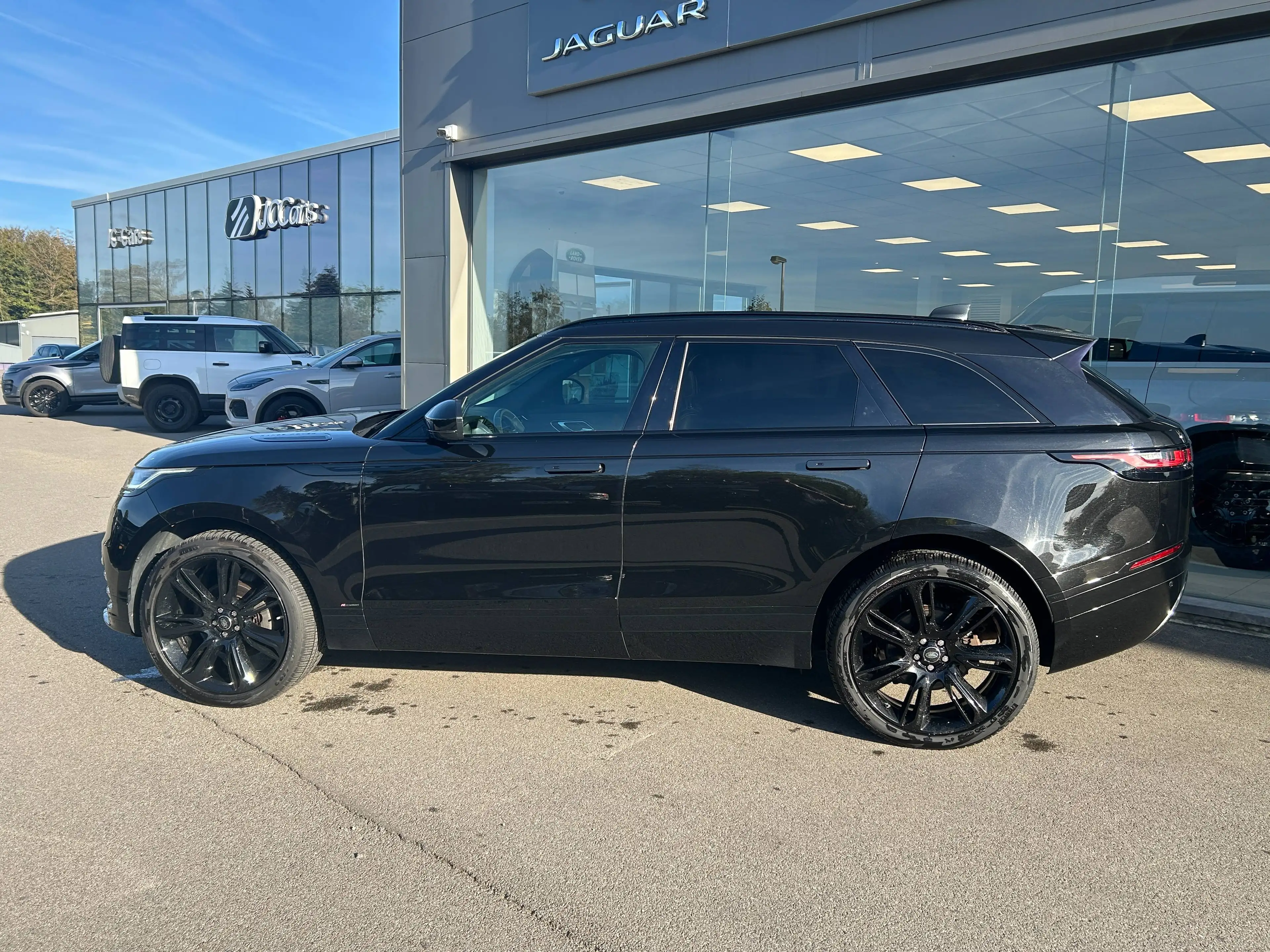 Land Rover Range Rover Velar Velar 2.0 TD4 R-Dynamic S — photo 3