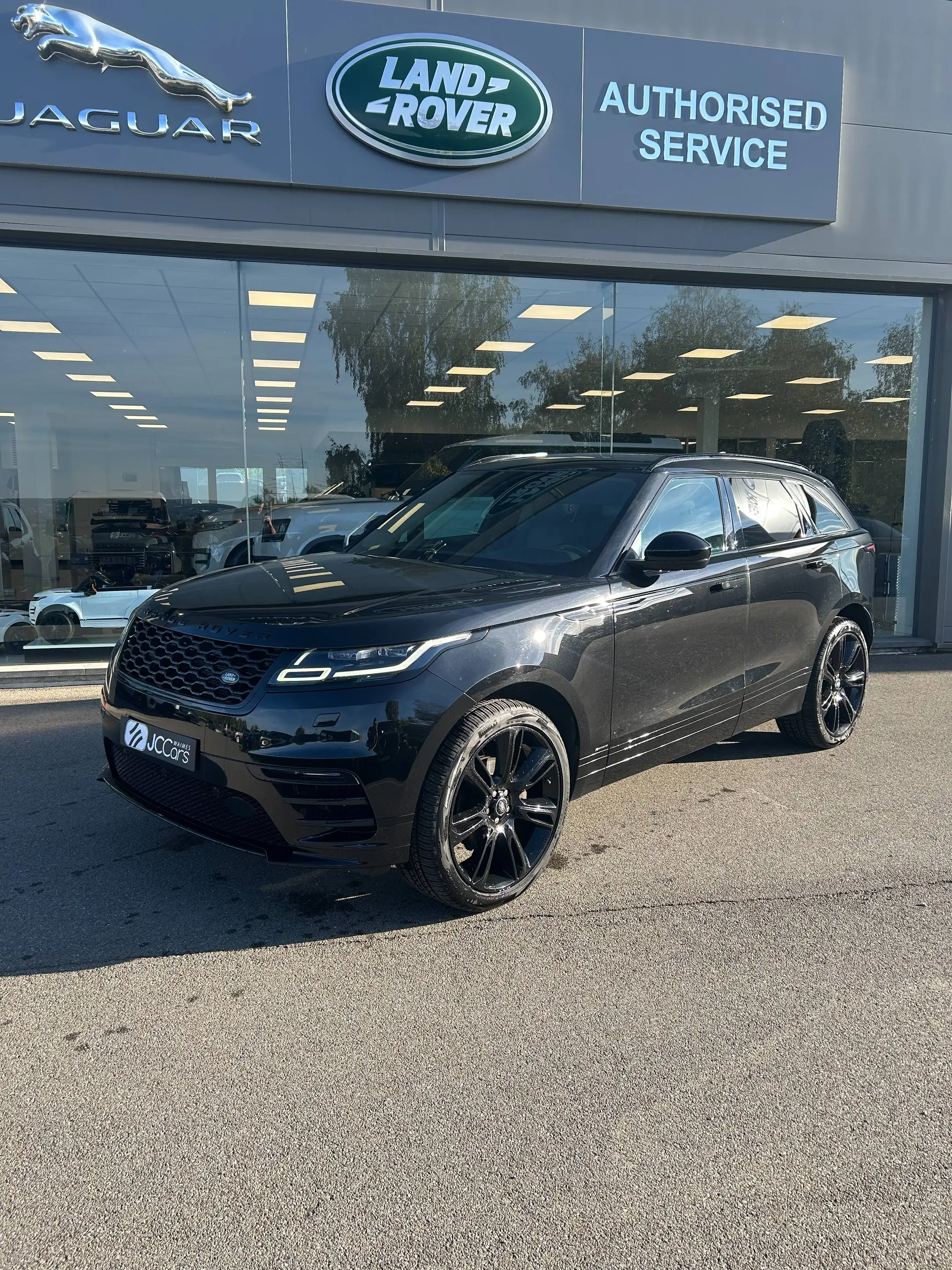 Land Rover Range Rover Velar Velar 2.0 TD4 R-Dynamic S — photo 2