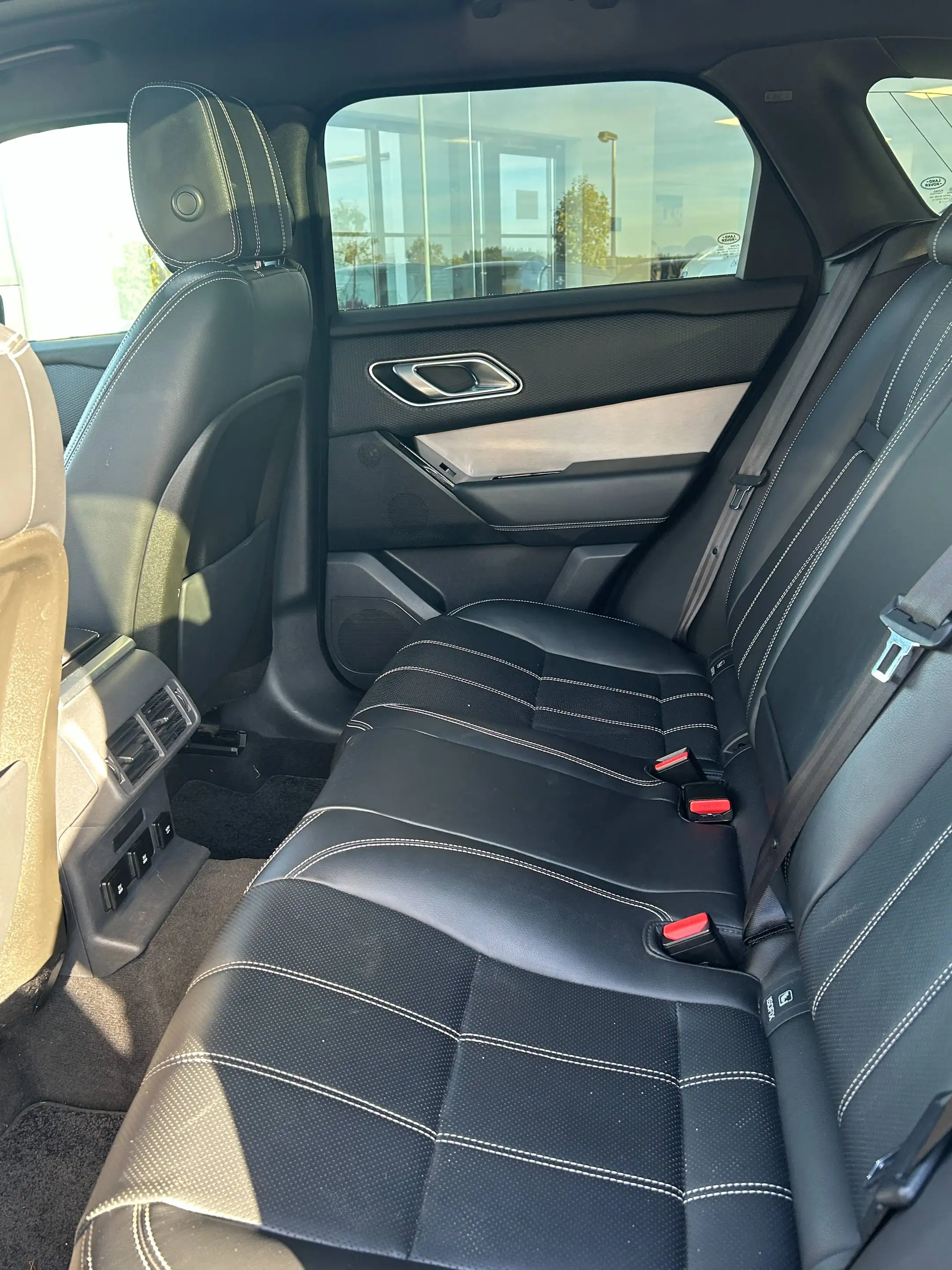 Land Rover Range Rover Velar Velar 2.0 TD4 R-Dynamic S — photo 7
