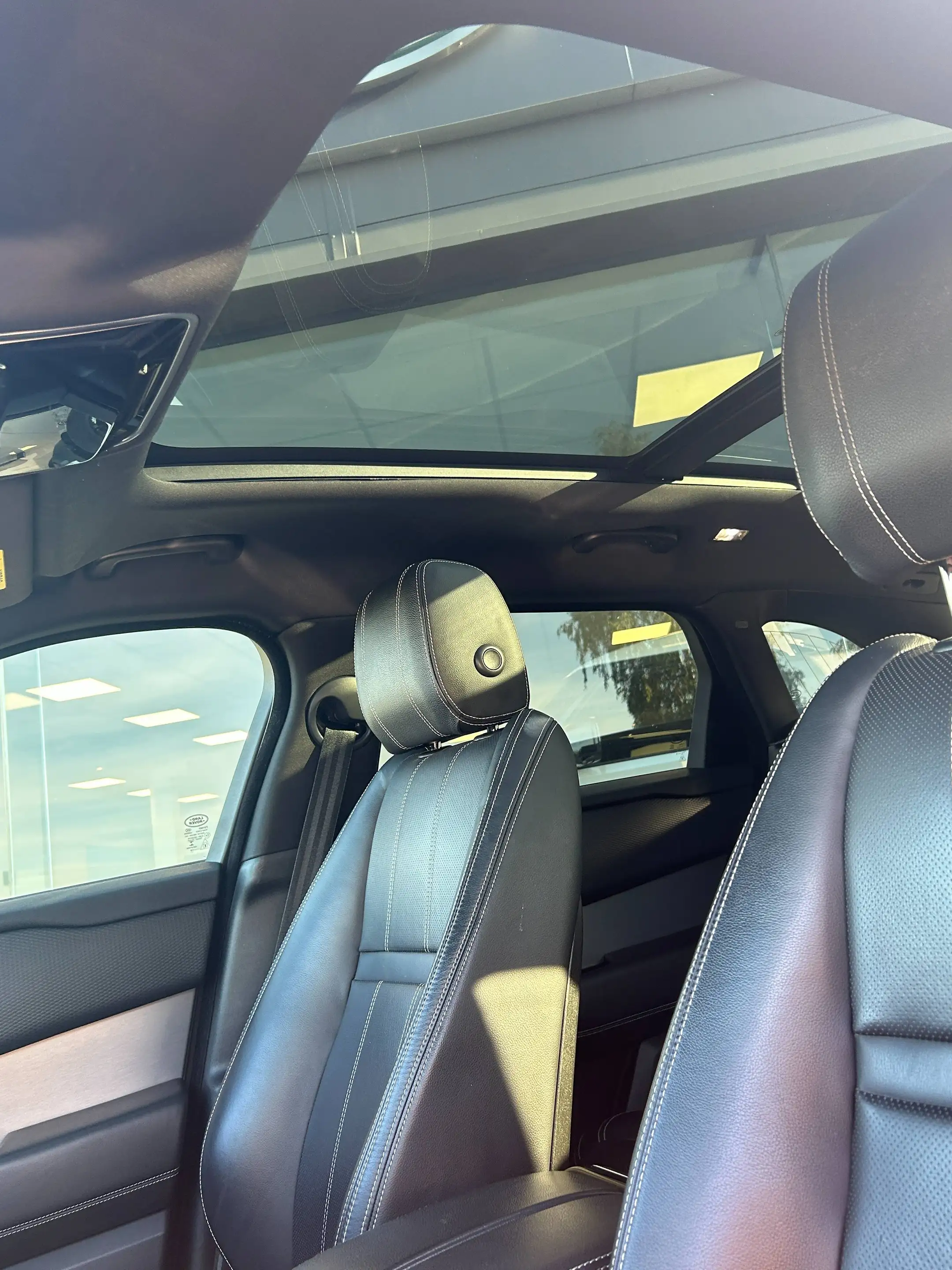 Land Rover Range Rover Velar Velar 2.0 TD4 R-Dynamic S — photo 6