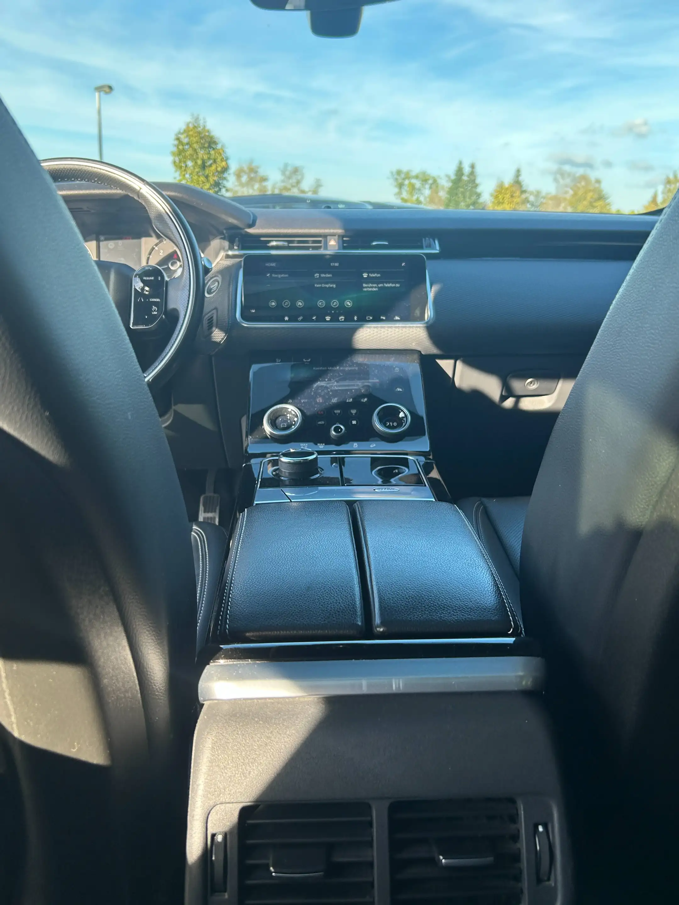 Land Rover Range Rover Velar Velar 2.0 TD4 R-Dynamic S — photo 8