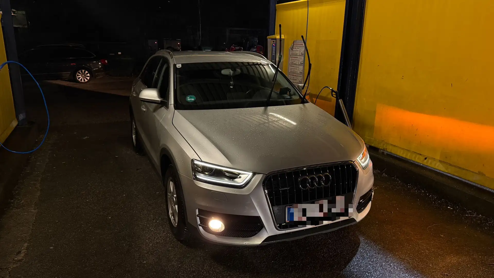 Audi Q3 2,0 TDI quattro DPF S-tronic - 1