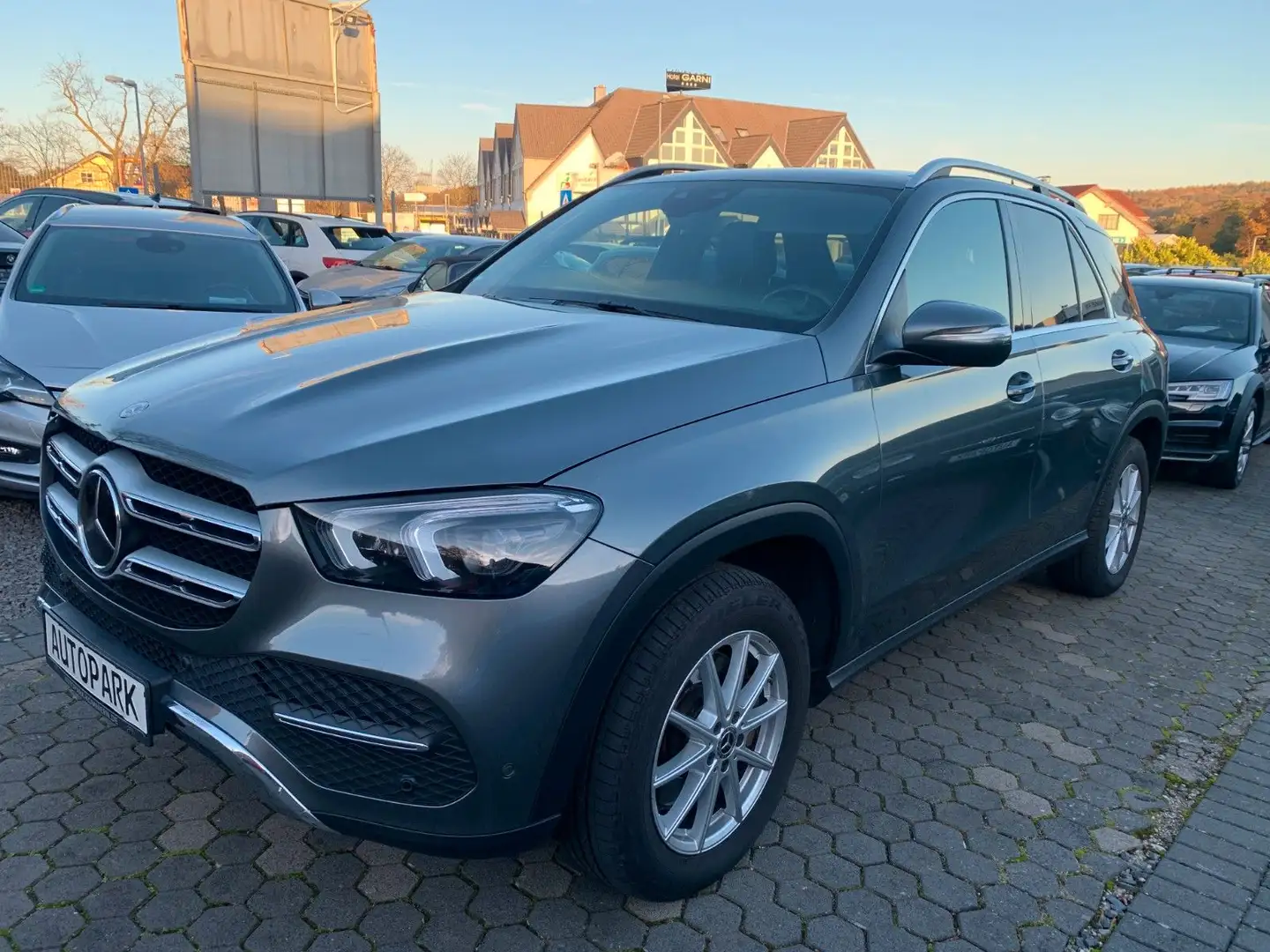 Mercedes-Benz GLE 350 +4Matic+AppleCarPlay+SzHz*MBUX Grau - 1