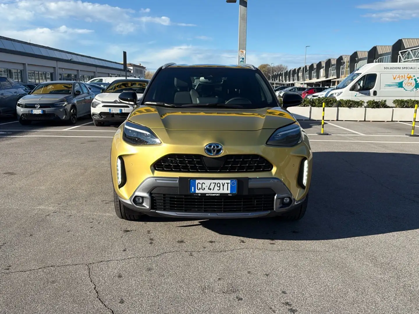 Toyota Yaris Cross Yaris Cross 1.5 Hybrid 5p. E-CVT Premiere Gelb - 2