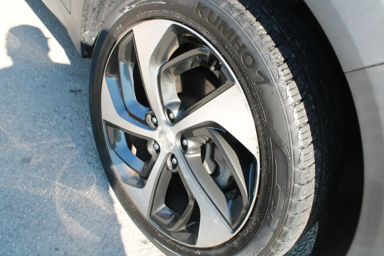 Hyundai TUCSON снимка Hyundai TUCSON