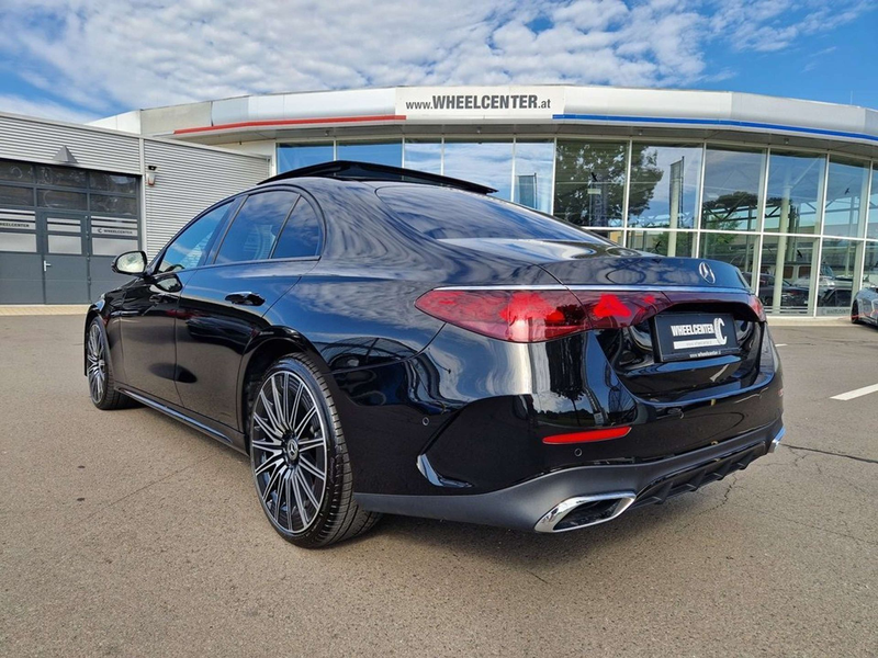 Mercedes-Benz E 220 d 4Matic * AMG LINE * PREMIUM PLUS * 21" RÄDER — photo 11