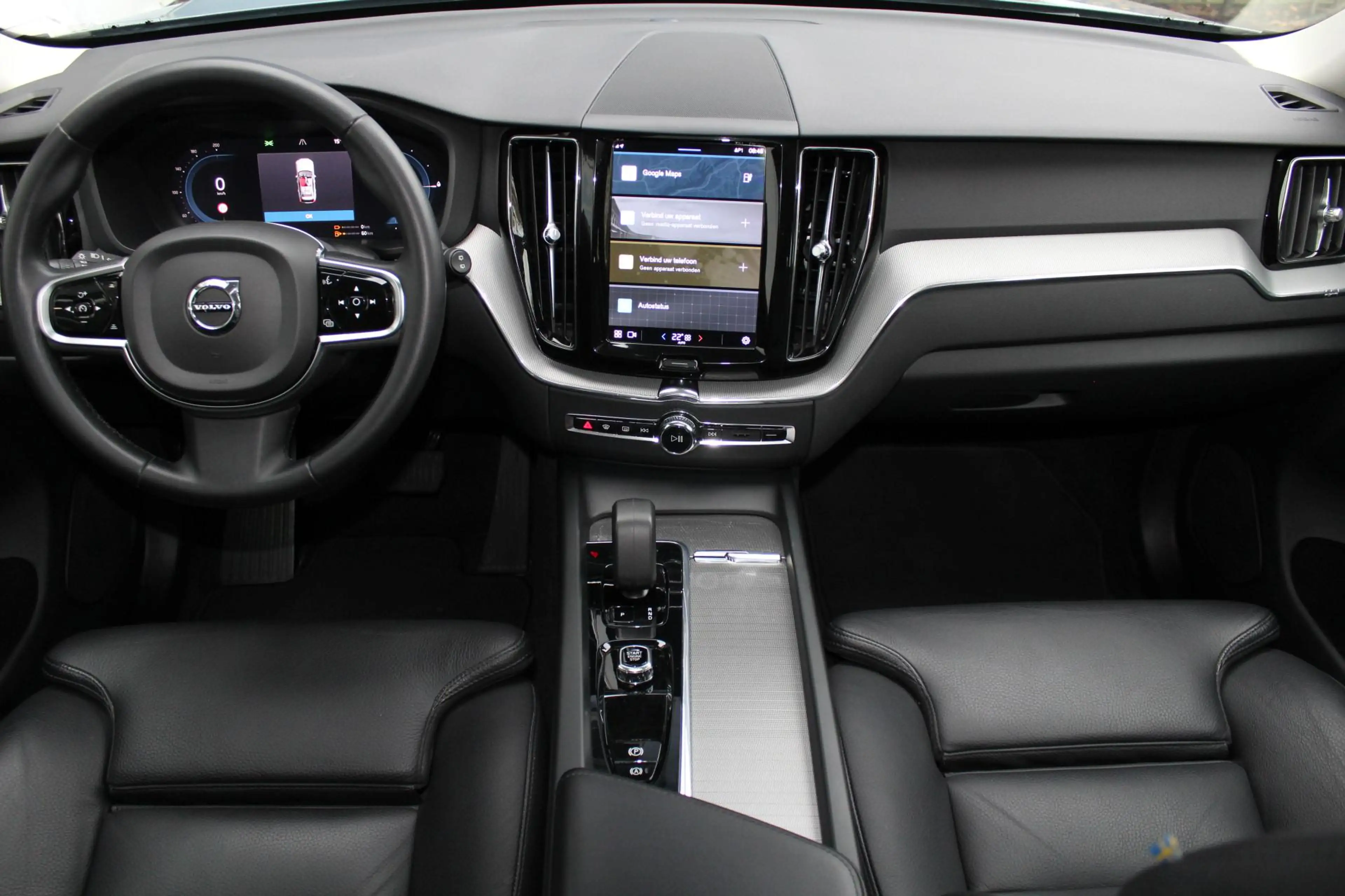 Volvo XC60 2.0 T6 Plug-in hybrid AWD Plus Dark | Incl. 12 maa — photo 2