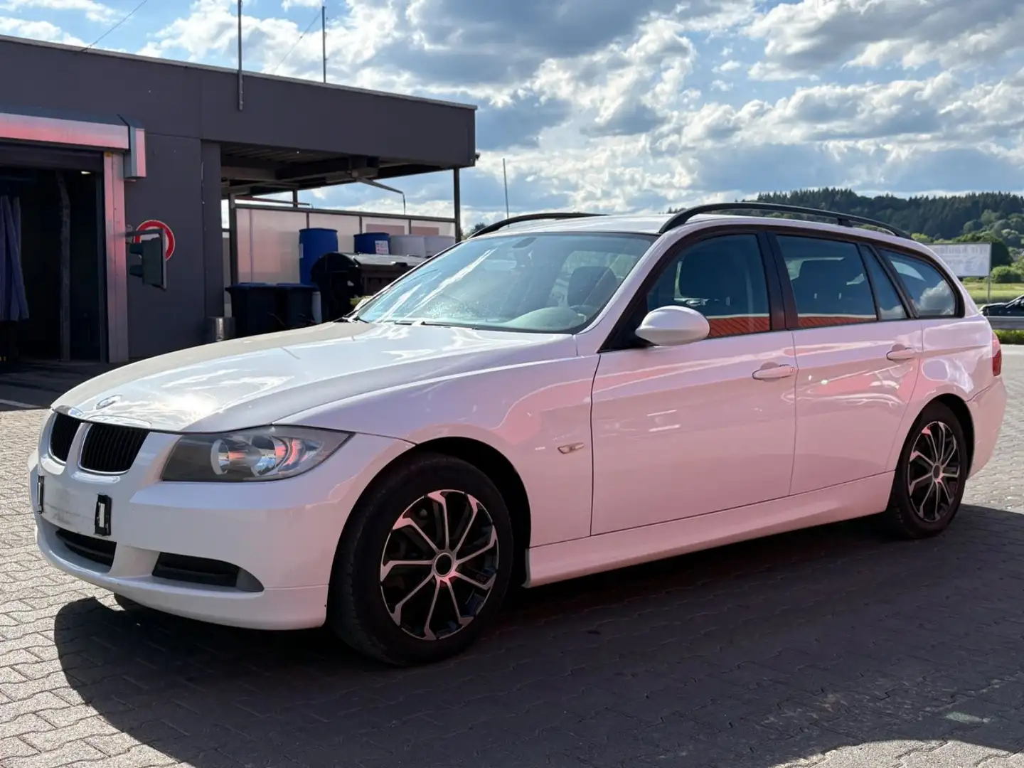 BMW 318 Touring M-Paket AHK Klima Alpinaweiss Blanco - 1