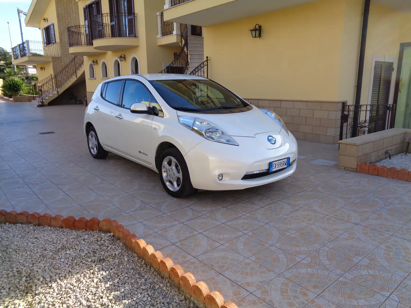 Nissan Leaf Leaf I Acenta 24kW (buy/buy) 109cv Bílá - 1