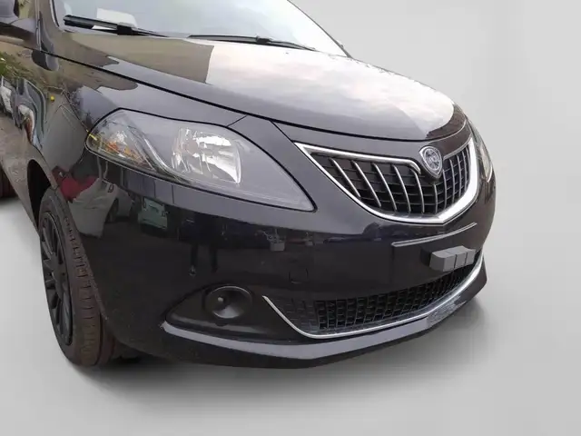 Lancia Ypsilon view 5