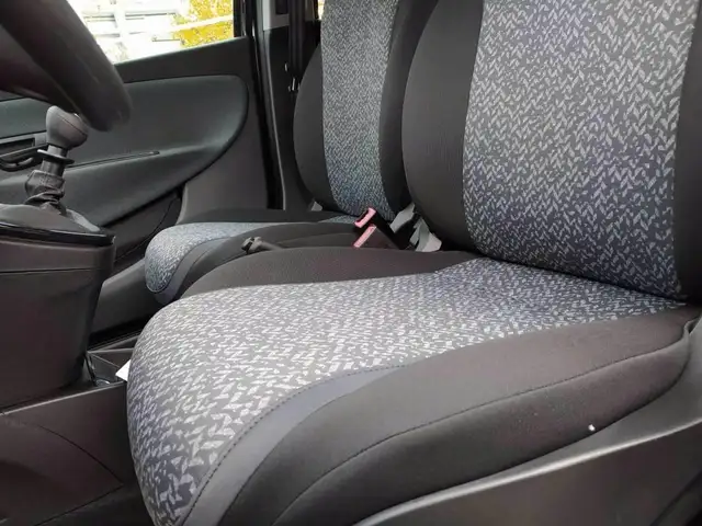 Lancia Ypsilon view 11