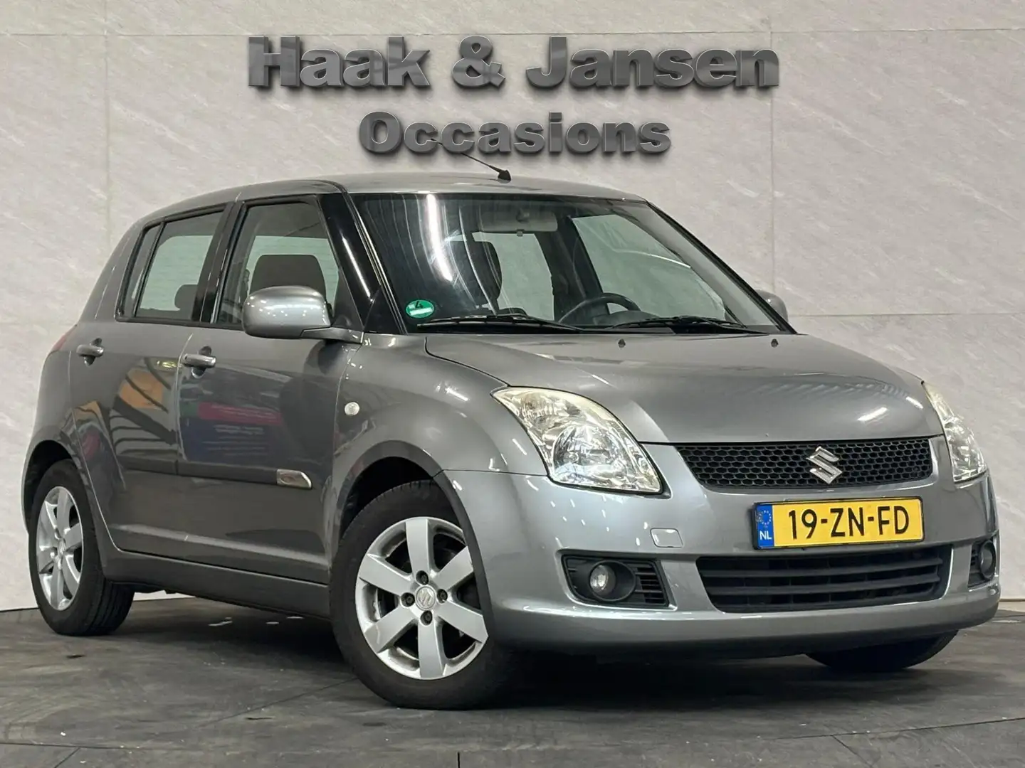 Suzuki Swift 1.3 Exclusive Automaat Nieuwe koppeling Grey - 2
