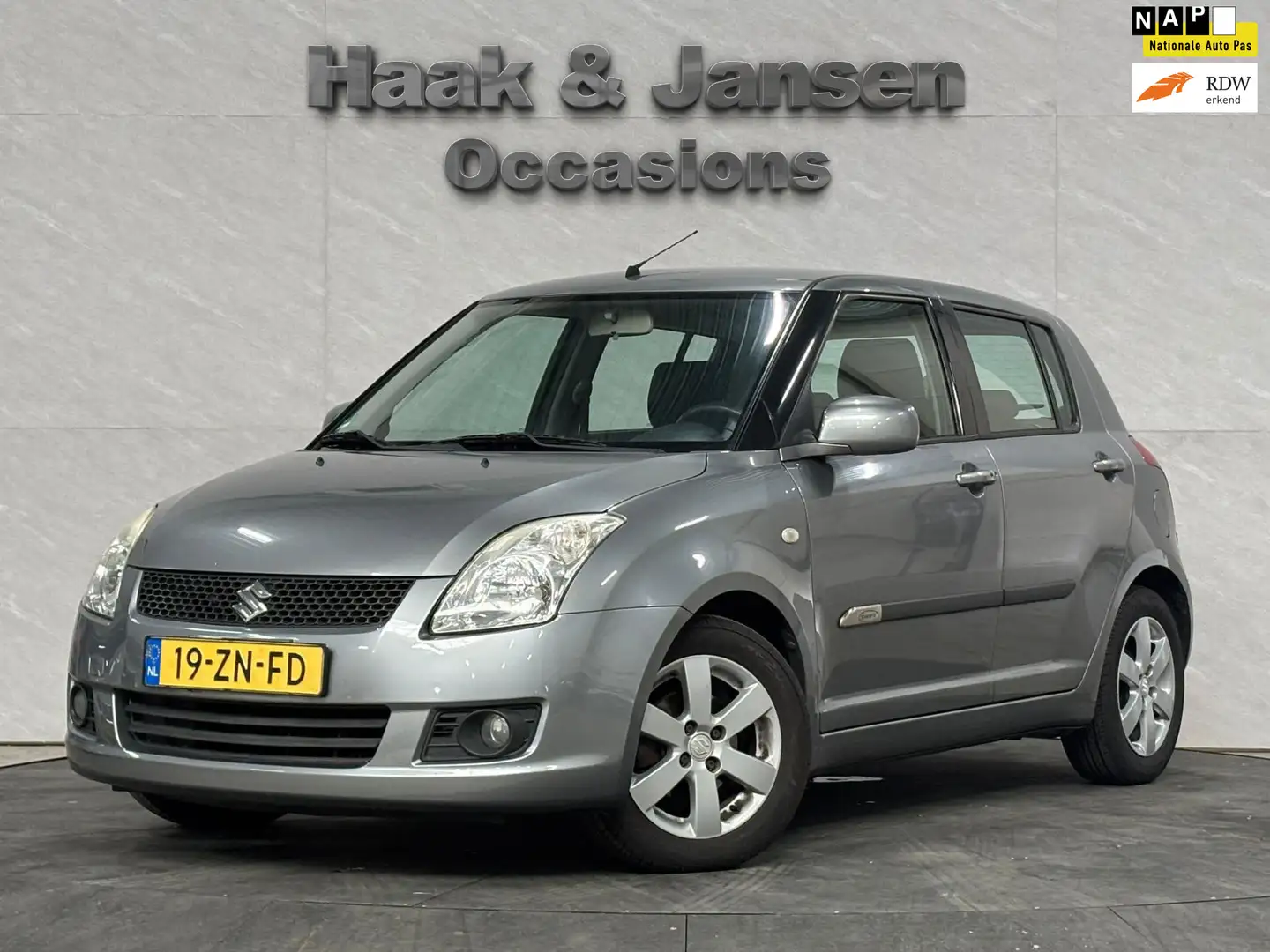 Suzuki Swift 1.3 Exclusive Automaat Nieuwe koppeling Grey - 1