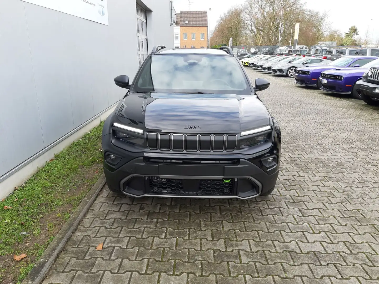 Jeep Avenger Overland Mild-Hybrid Schwarz - 2