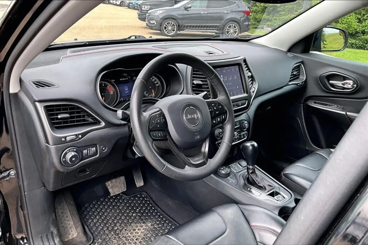 Jeep Cherokee снимка Jeep Cherokee