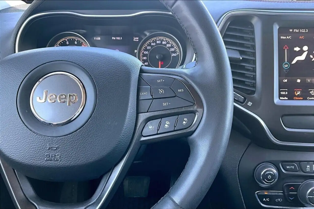 Jeep Cherokee снимка Jeep Cherokee