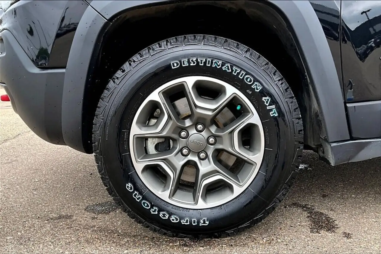Jeep Cherokee снимка Jeep Cherokee