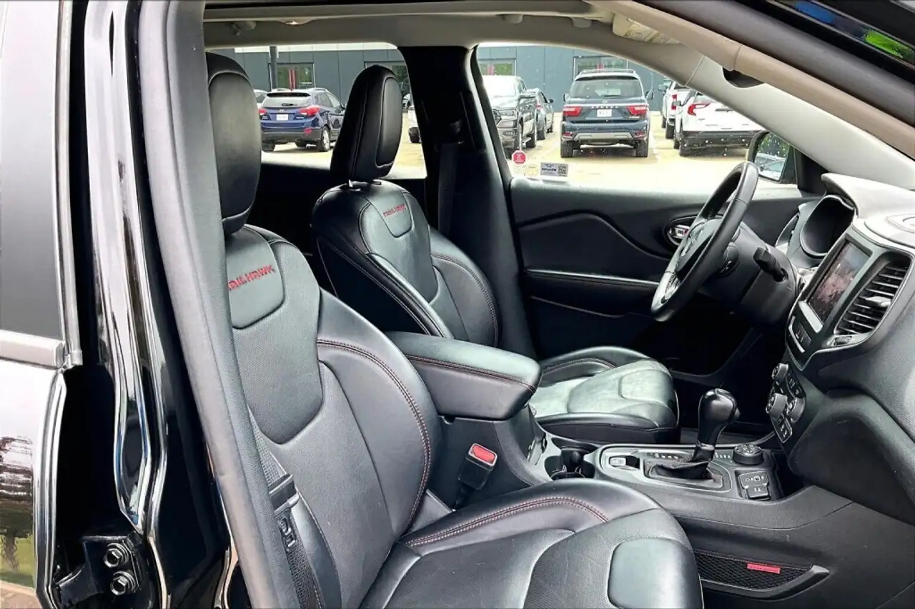 Jeep Cherokee снимка Jeep Cherokee