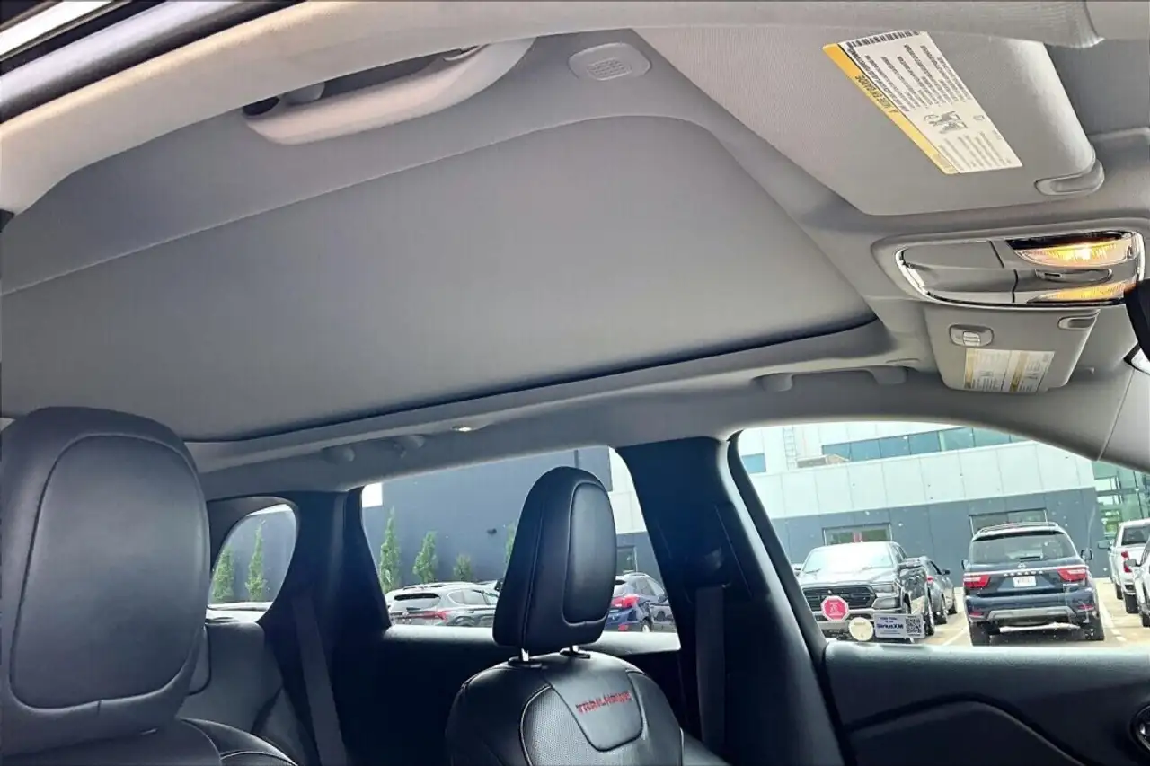 Jeep Cherokee снимка Jeep Cherokee