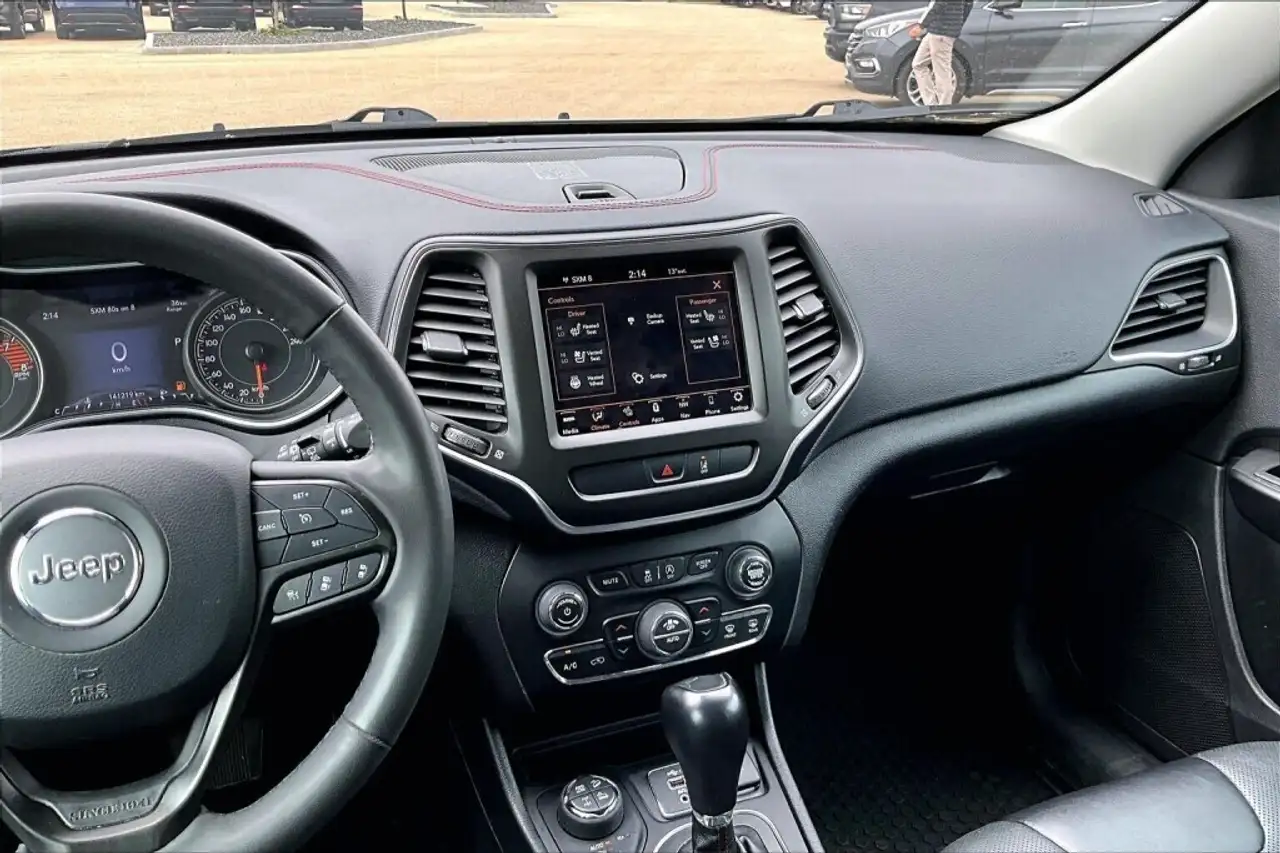 Jeep Cherokee снимка Jeep Cherokee