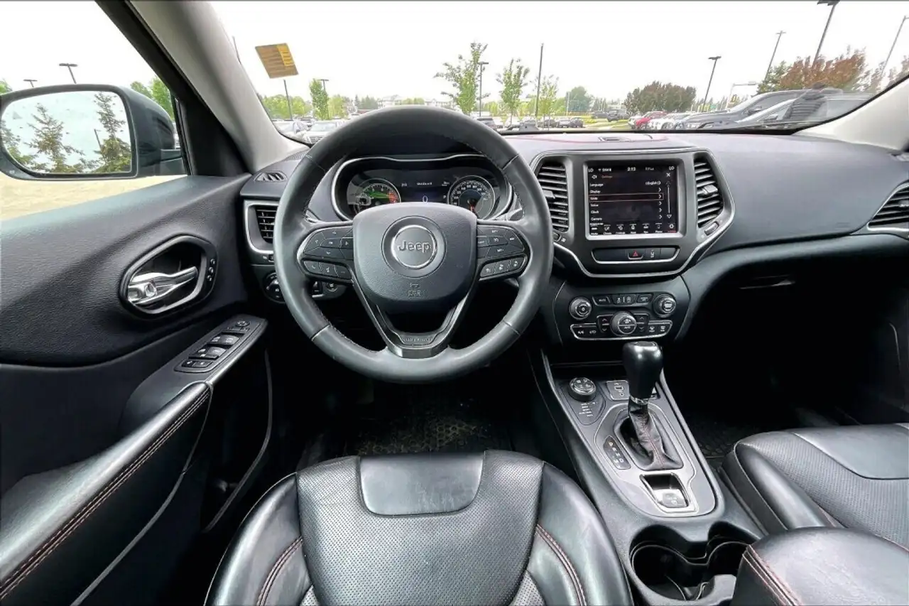 Jeep Cherokee снимка Jeep Cherokee