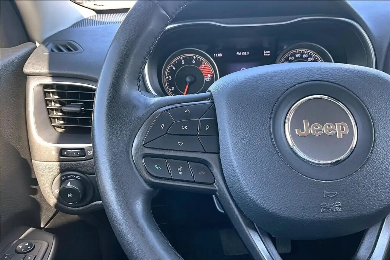 Jeep Cherokee снимка Jeep Cherokee
