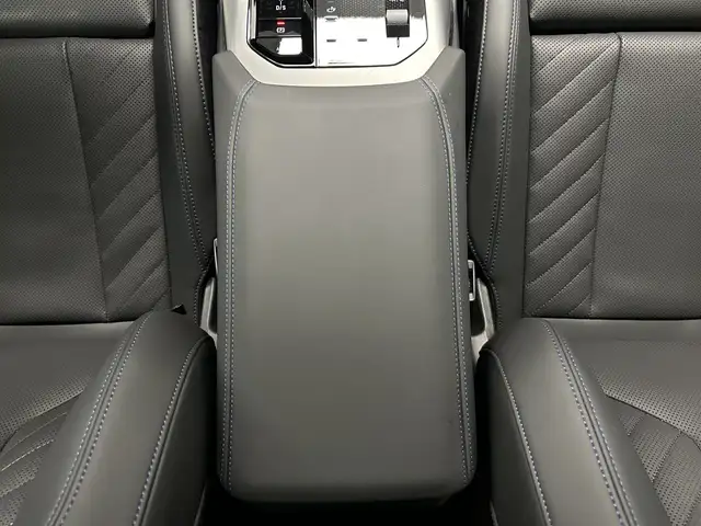 BMW X3 M view 22