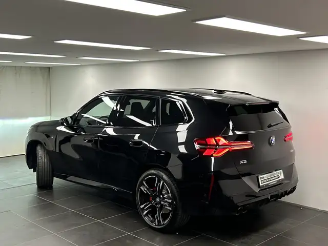 BMW X3 M view 3