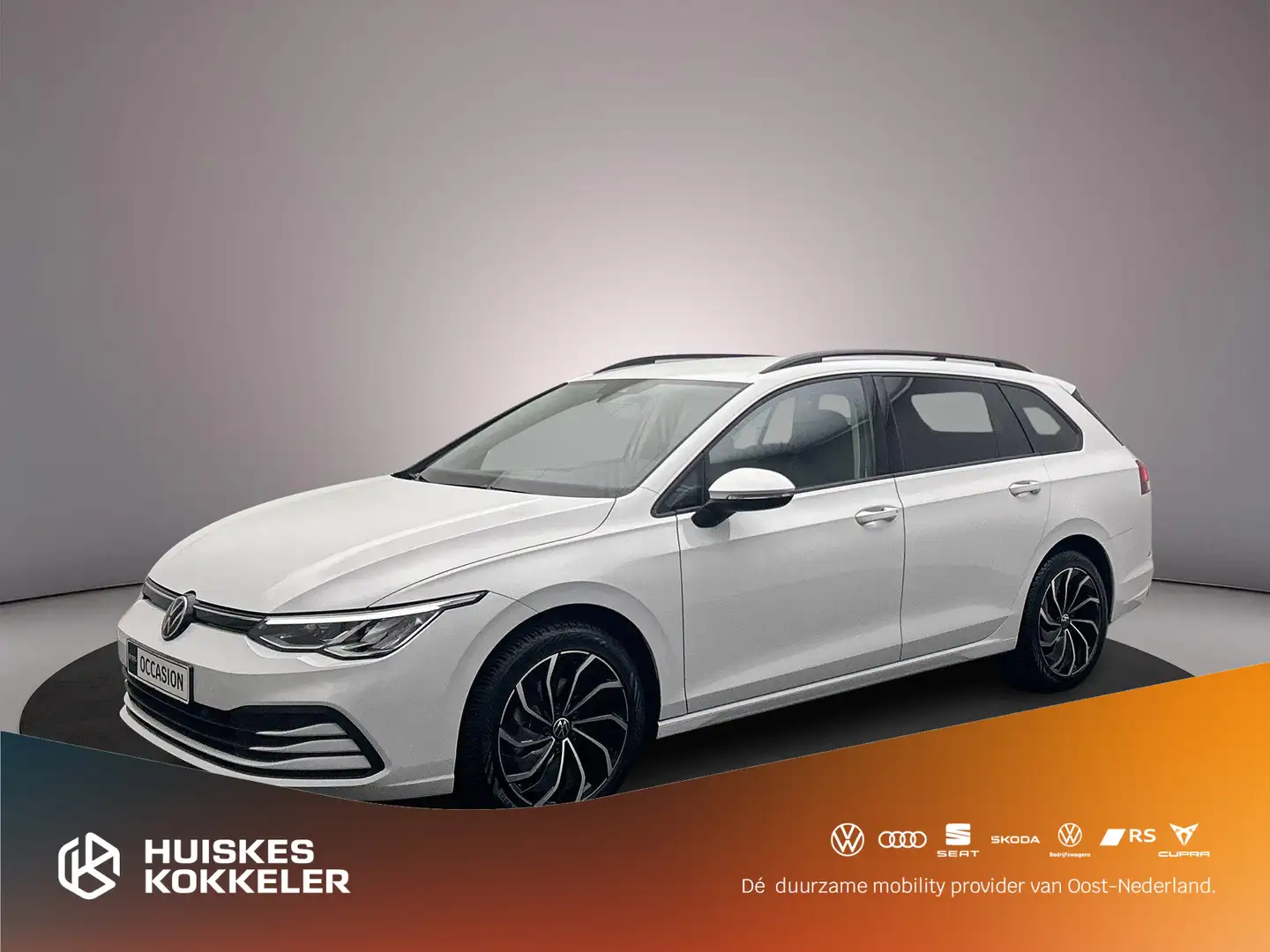 Volkswagen Golf Variant Life Business 1.0 eTSI 110pk DSG Automaat Adaptive Weiß - 1
