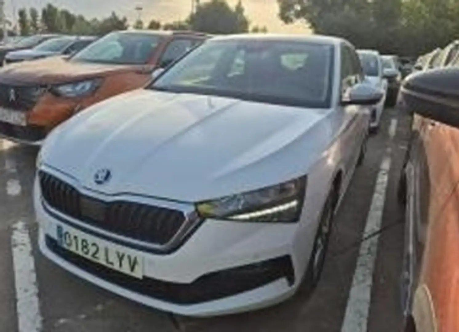 Skoda Scala 1.0 TSI Style DSG 81kW Weiß - 1