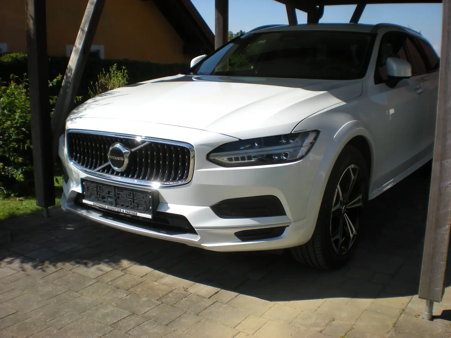 Volvo V90 Cross Country V90 Cross Country Plus B4 AWD Cross Country Plus Weiß - 2
