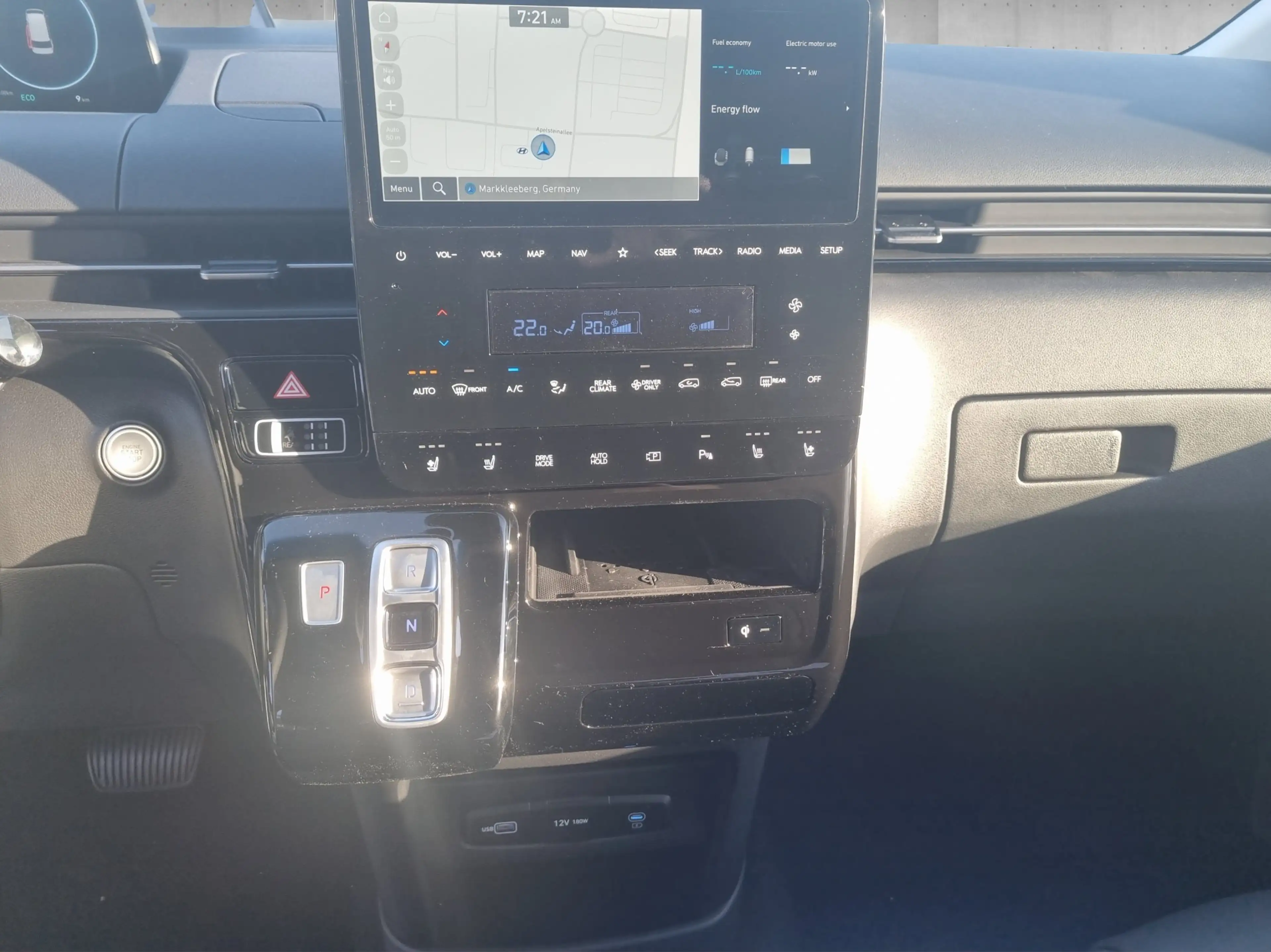 Hyundai STARIA 1.6 T-GDI HEV Prime AT 360°*ACC*AUT*Klima — photo 13