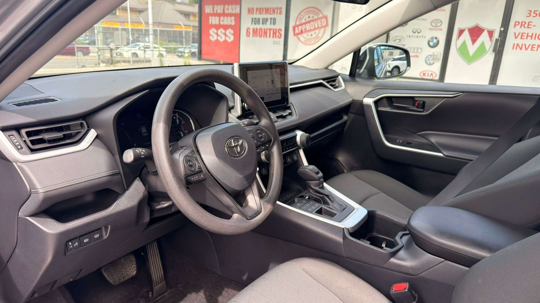 2024 Toyota RAV4 — view 9