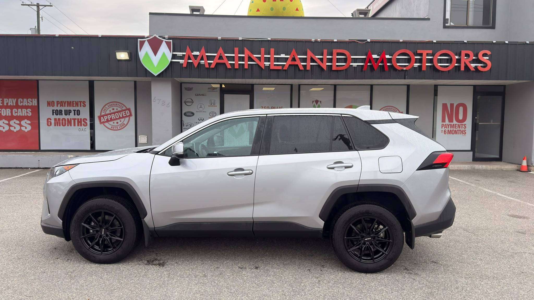 2024 Toyota RAV4 — view 8