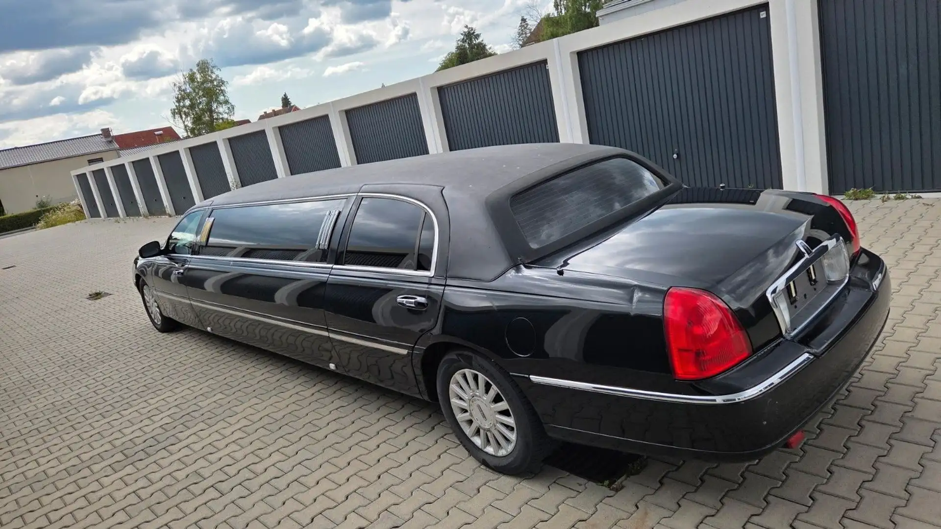 Lincoln Town Car 4.6 Stretchlimousine 8,00m TÜV 12/2026 Noir - 2